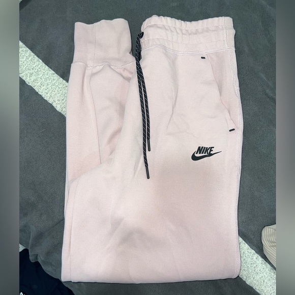 Women’s Nike Pink Tech Fleece Joggers Size Small - Picture 4 of 5